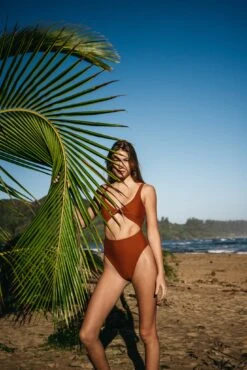 Chloe One Piece - Tiki -VitaMode Store 240118 skatie brwn 3298 Edit