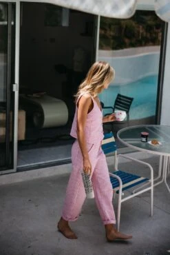 Beau Vest - Pink Seersucker -VitaMode Store 240514 skatie 1050 3e1f9270 6f5b 48f1 b032 10cdd079912c