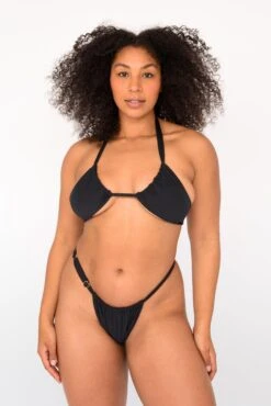 Darby Top - Black -VitaMode Store SKATIE BlackRe stockCURVE 103