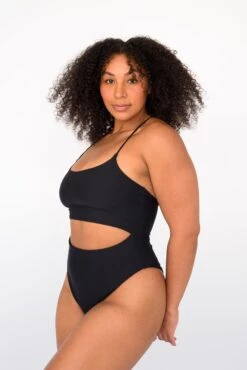Madison One Piece - Black -VitaMode Store SKATIE BlackRe stockCURVE 40