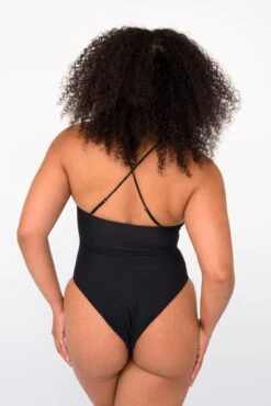 Madison One Piece - Black -VitaMode Store SKATIE BlackRe stockCURVE 41