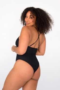 Madison One Piece - Black -VitaMode Store SKATIE BlackRe stockCURVE 42