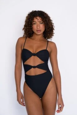 Lisa One Piece - Black 13 Lisa One Piece - Black -VitaMode Store SKATIE Blackrestock 8 Edit 2