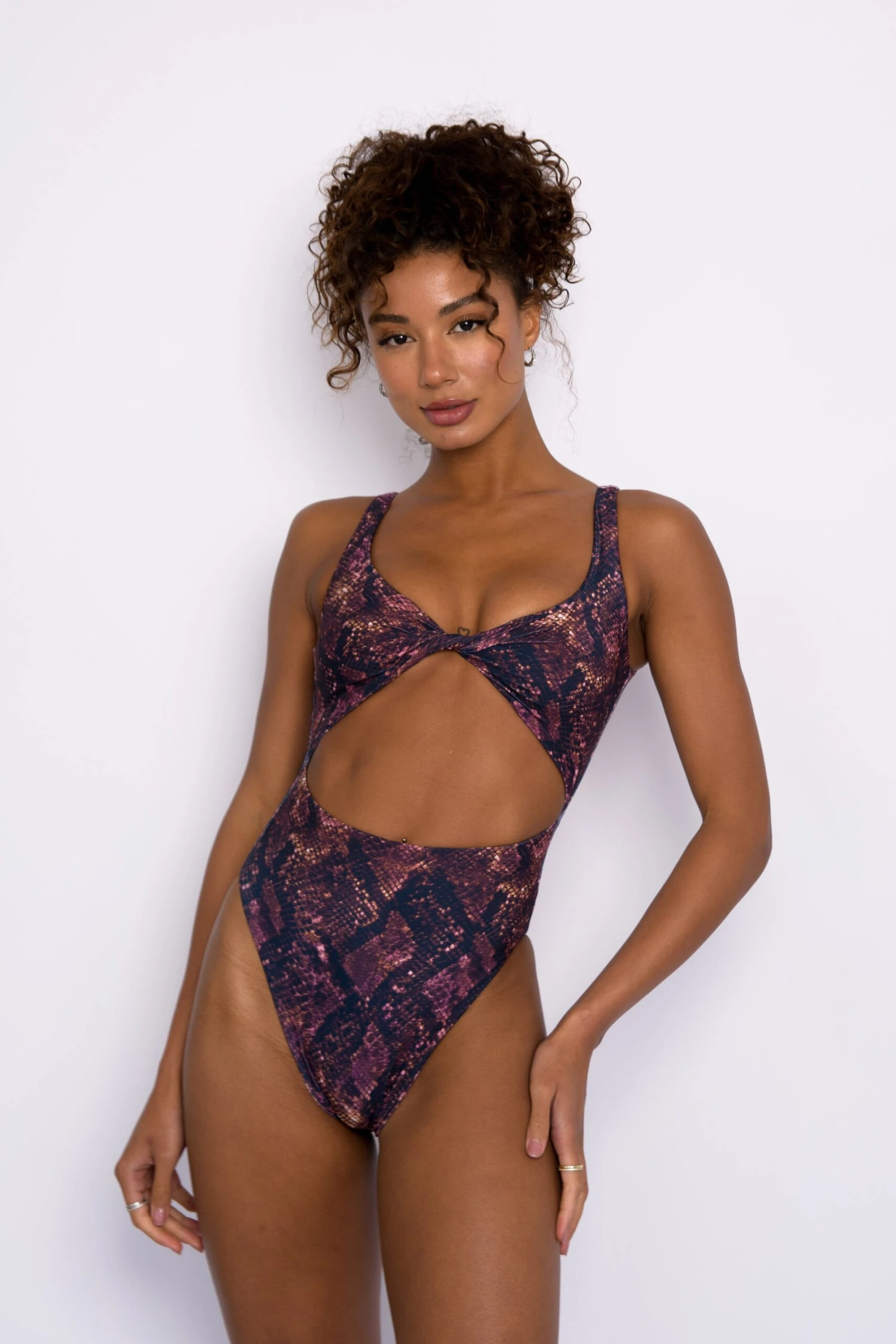 Chloe One Piece - Boa 1 Chloe One Piece - Boa