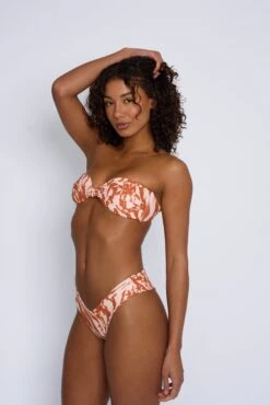 Lyndi Top - Tunnels 13 Lyndi Top - Tunnels -VitaMode Store SKATIE Tunnels 35