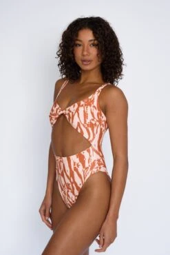 Chloe One Piece - Tunnels 10 Chloe One Piece - Tunnels -VitaMode Store SKATIE Tunnels 7