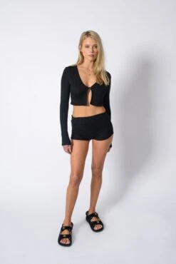 Natalie Top - Black -VitaMode Store SKATIE black 160 1dbc75d0 7aad 4efd b3d2 17a4f7e40de7