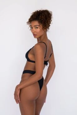 Kourtney Top - Black -VitaMode Store SKATIE black 232