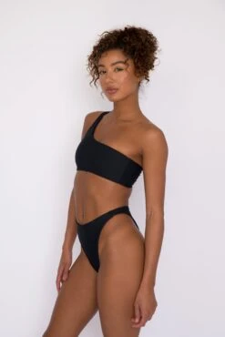 Ellis Top - Black -VitaMode Store SKATIE black 306