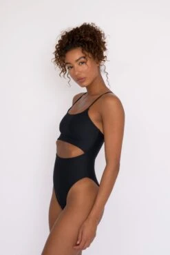 Madison One Piece - Black -VitaMode Store SKATIE black 93 be6e694d 92f6 4a95 a7bc 70ee70f6f60a